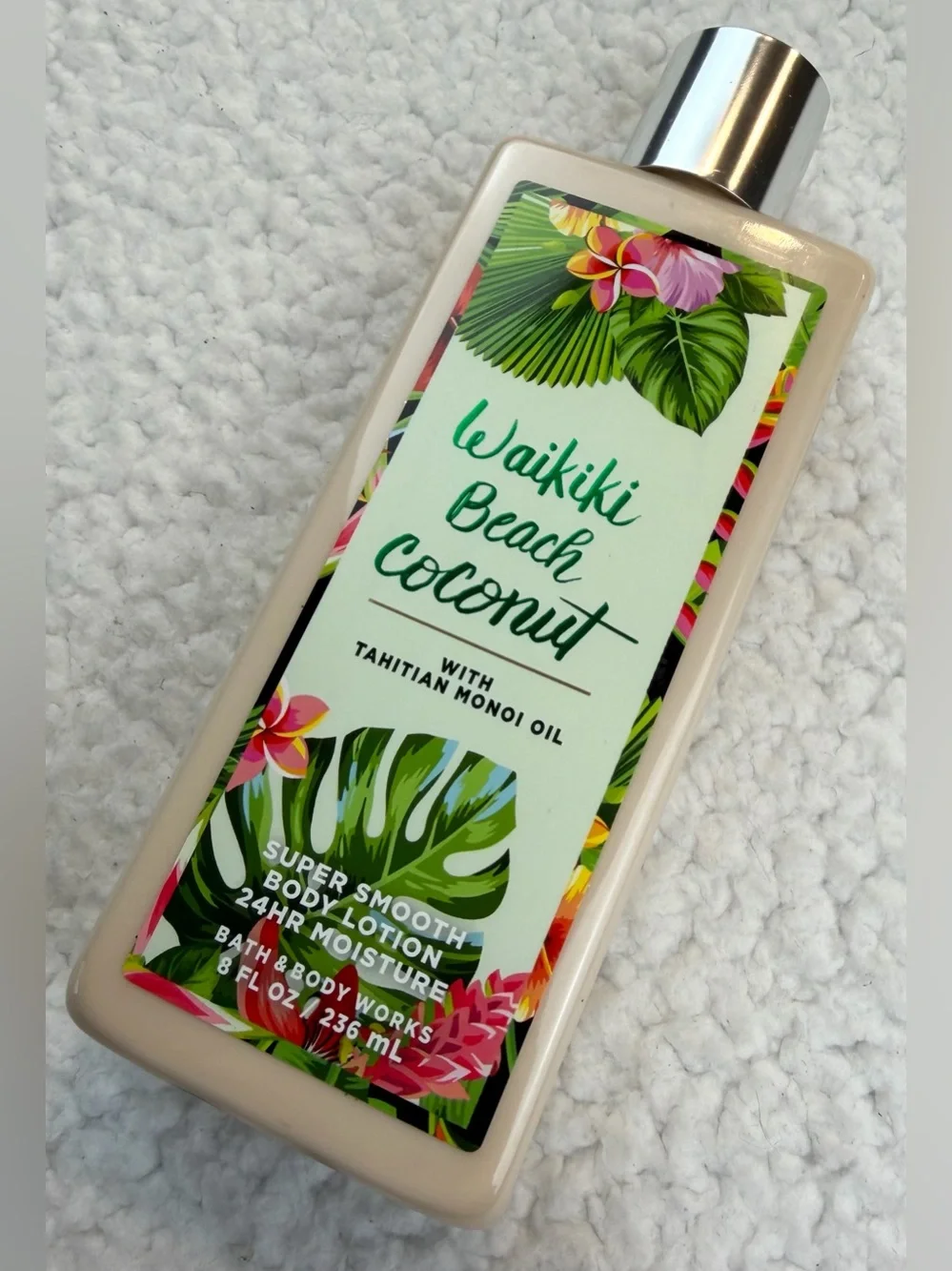 BATH & BODY WORKS • Waikiki Beach Coconut Body Lotion, 8 fl oz